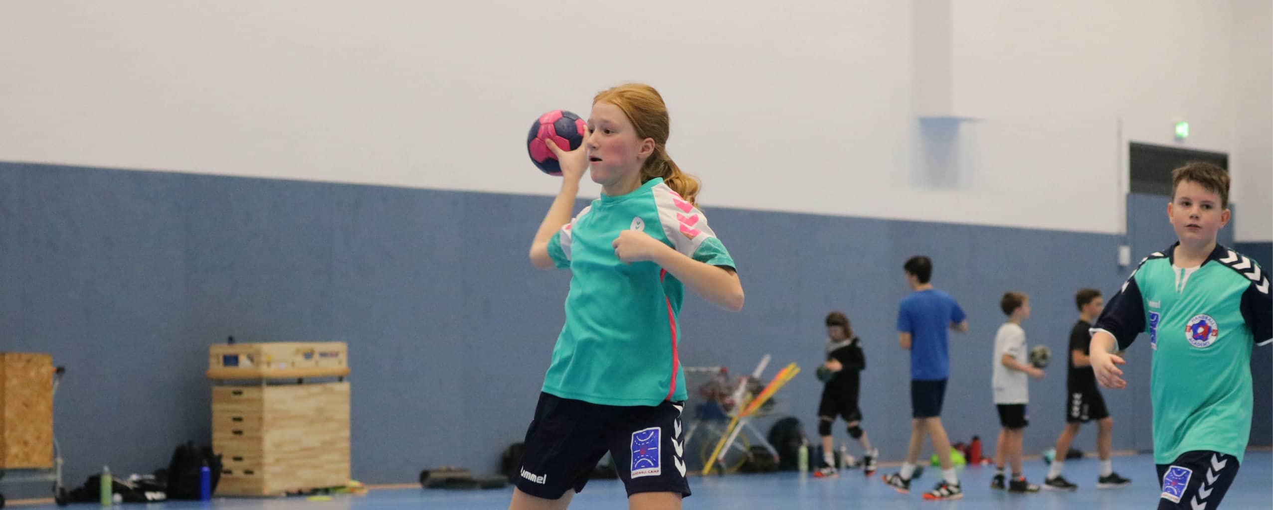 Slides-Homepage_HC3_Handballcamp-scaled.jpg